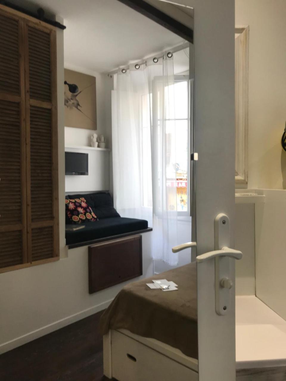 Apartment 18bonaparte